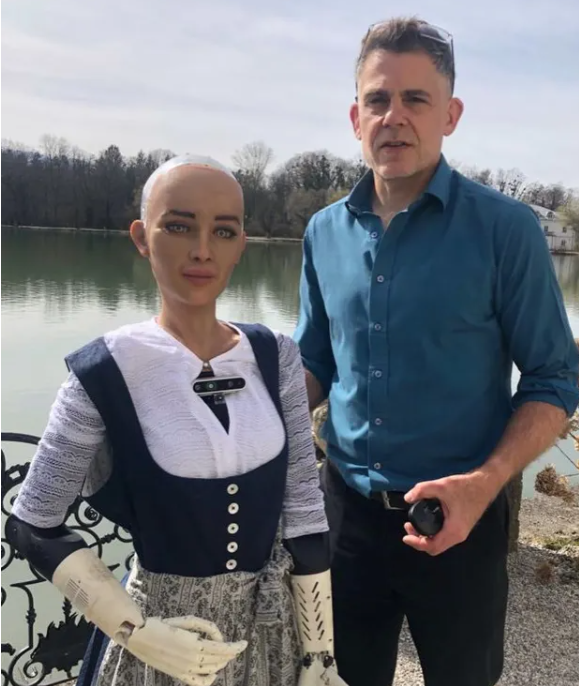 Воєнний злочинець: робот Софія дала ексклюзивне інтерв'ю про Путіна, Третю світову та ШІ